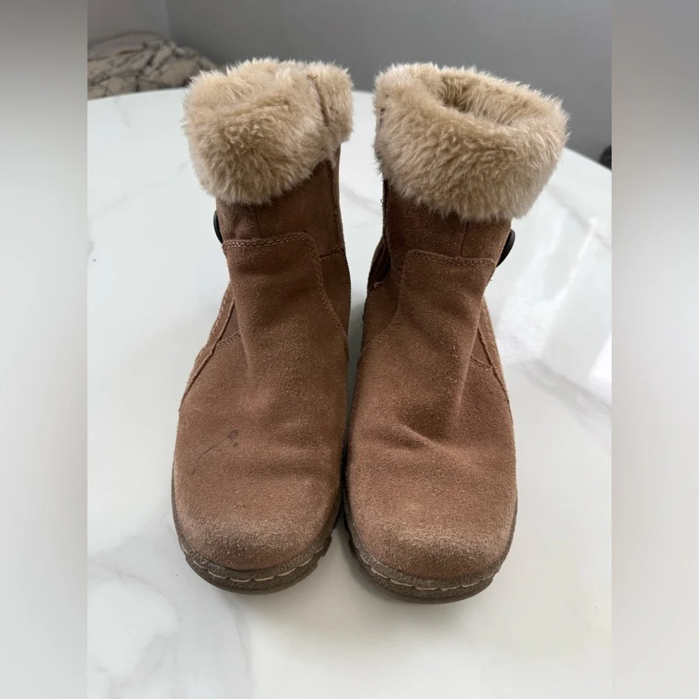St. John's Bay Tan Faux Fur Boots